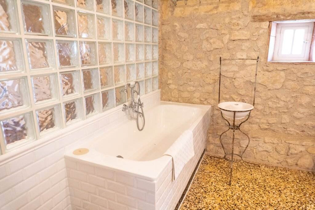 Chateau Bathrooms-6PS