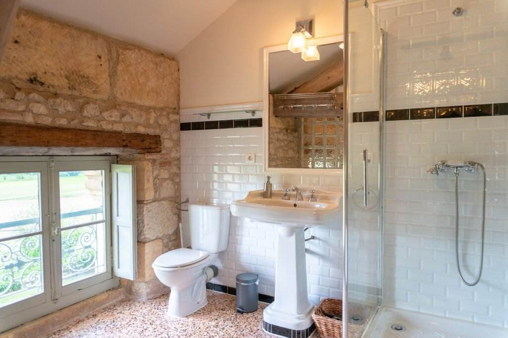 Chateau Coty Chateau Bathrooms-9TS