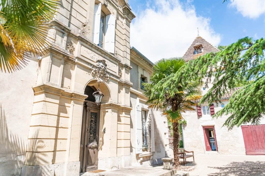 Chateau Coty Chateau Outside-5GA
