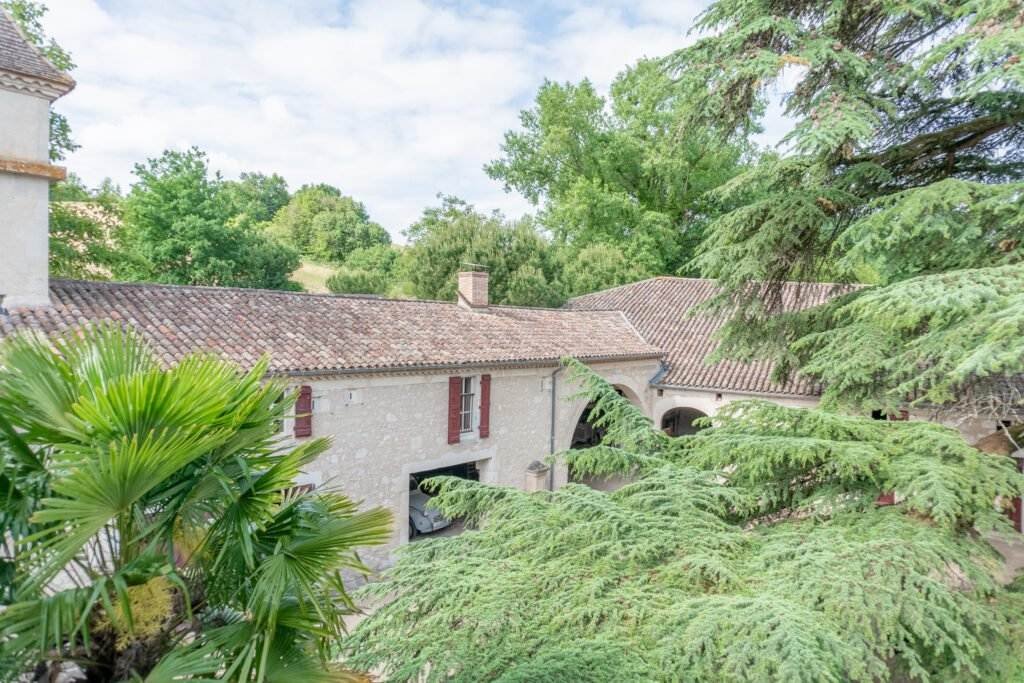 Chateau Outside-6GA GA
