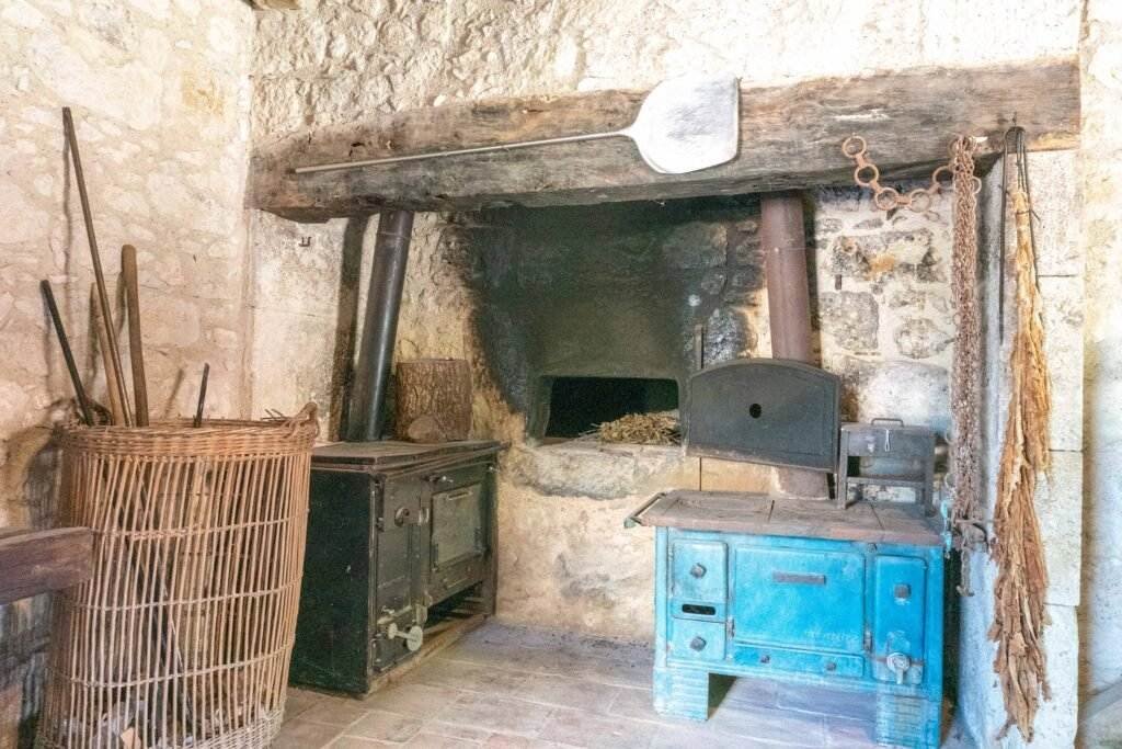 Pizza oven