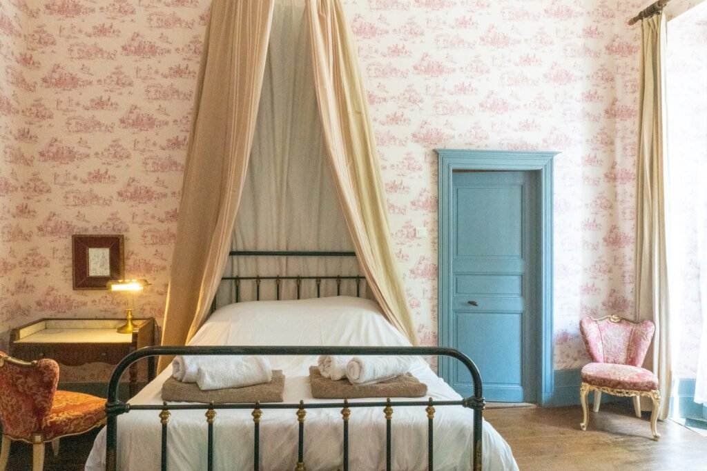 Rent a private Chateau-2PS