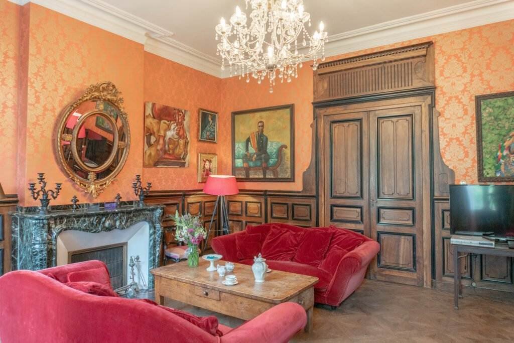 Salon (2)