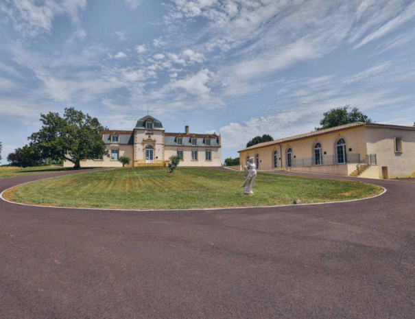 Manoir de la Comtesse- castle holidays southern france 50+ people (12)