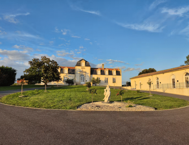 Manoir de la Comtesse- castle holidays southern france 50+ people (18)