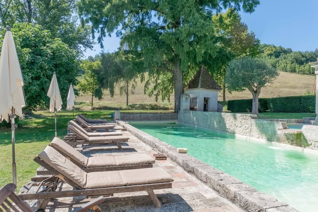 The swimming pool at Château Toulouse is 20 m × 5 m, with the Pigeonnier behind